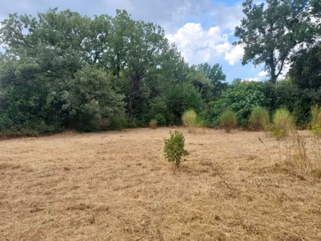 vente terrain 2100 m² à garéoult (83136)  225 000 €