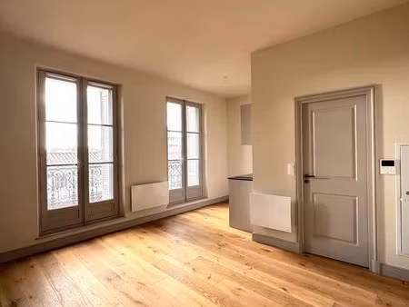 location appartement 1 pièce 22 m² à marseille 1er (13001)  620 €