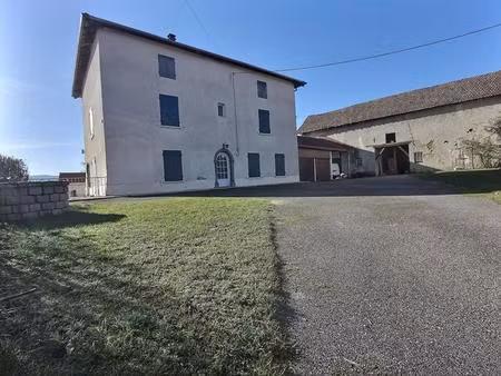 ancienne ferme rénové de 1780 368m2 au total 180m2