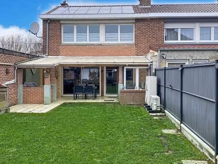 maison semi-individuelle avec garage