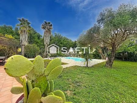 villa 152m2 sur un terrain plat de 1000 m2 avec piscine