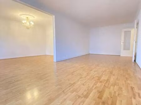 location appartement 4 pièces à dinard (35800) : à louer 4 pièces / 106m² dinard