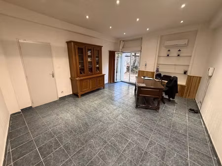 location locaux professionnels 32 m² à marseille 13ème (13013)  500 €