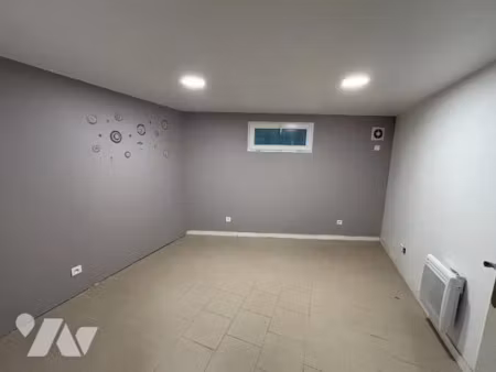 location locaux professionnels à querrieu (80115)  200 €