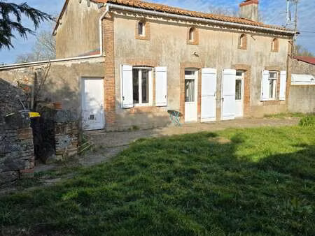 location maison à chemillé-en-anjou (49120) : à louer / 87m² chemillé-en-anjou