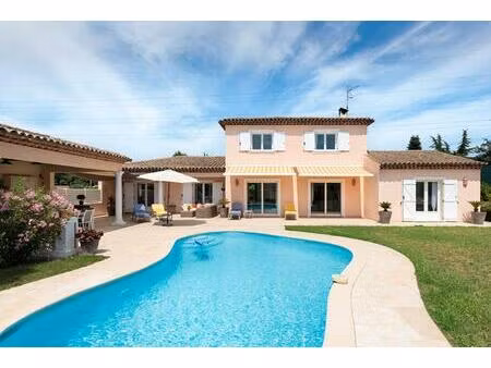 propriété de prestige à proximité immédiate de cannes et mougins