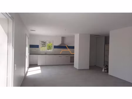 location villa 4 pièces 97 m² à le poët-laval (26160)  1 330 €