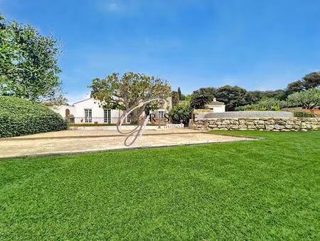 maison de charme avec accès privé à la crique au brusc à six-fours les plages