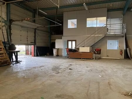 location local d'activités st jean le blanc 420 m²