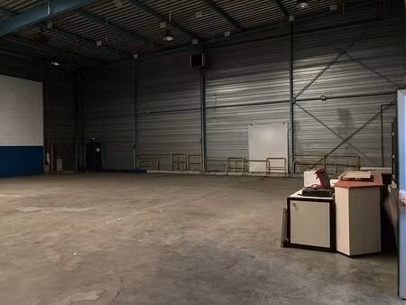 location local d'activités st jean le blanc 425 m²