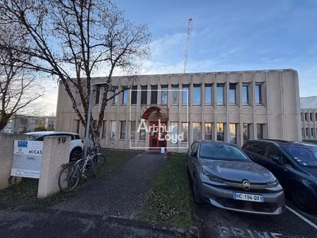 location local professionnel 138m² meylan 38240