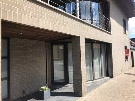 ruim appartement (170m²) met groot terras