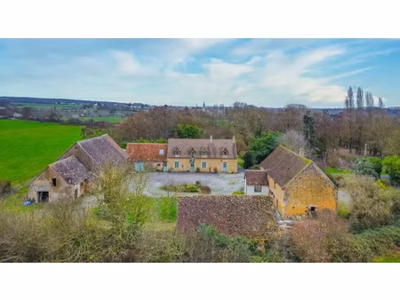 vente maison 8 pièces 240 m² à saint-jean-d'assé (72380)  341 500 €