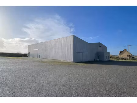 entrepot à louer locminé