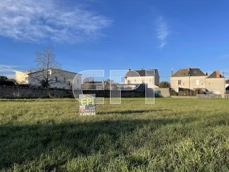 vente terrain 830 m² thouars (79100)