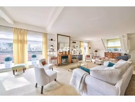 appartement 5 pièces - 152 m²