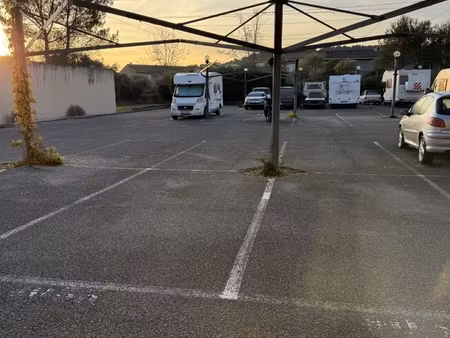 vente parking undefined m²
