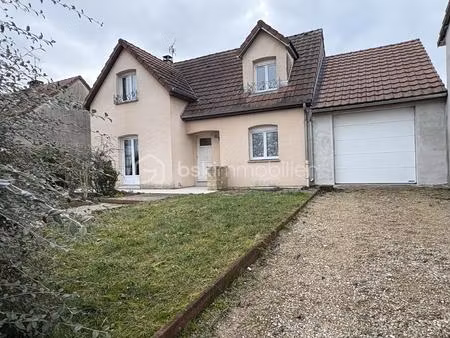 maison traditionnelle de 151 m² à la cheppe