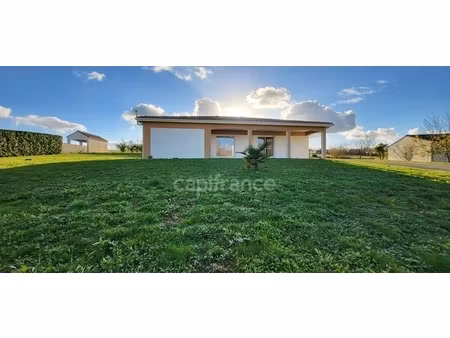 maison récente à la campagne – à 5 minutes de barbezieux