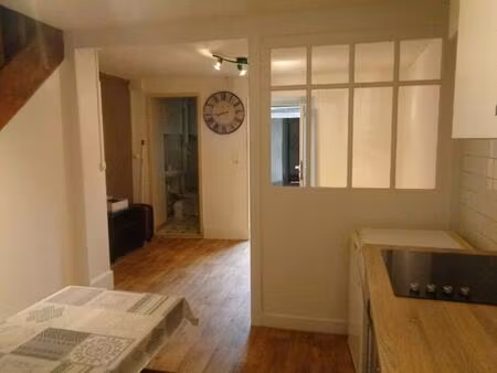 langeac(43)  maison de ville de 60 m2 habitables  2 chambres