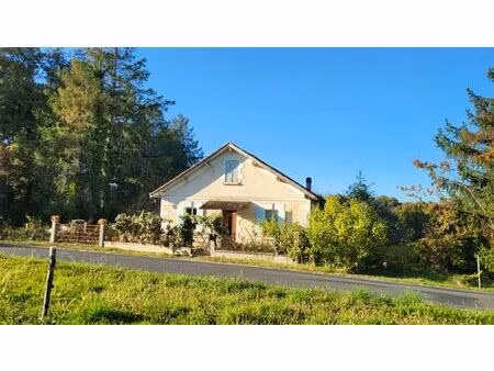 24130 bosset maison à rénover de 5 pièces de 94 m2 sur parcelle de 2055 m²