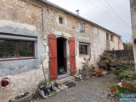 maison ancienne à rénover avec dépendances et terrain