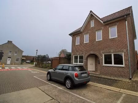 gezinswoning met 3 slaapkamers (waarvan één multifunctionele ruimte) te koop in boorsem!
