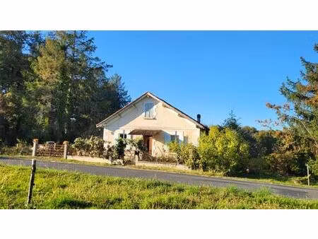 24130 bosset maison à rénover de 5 pièces de 94 m2 sur parcelle de 2055 m²