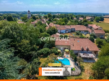 vente maison 13 pièces 400 m² javerlhac-et-la-chapelle-saint-robert (24300)