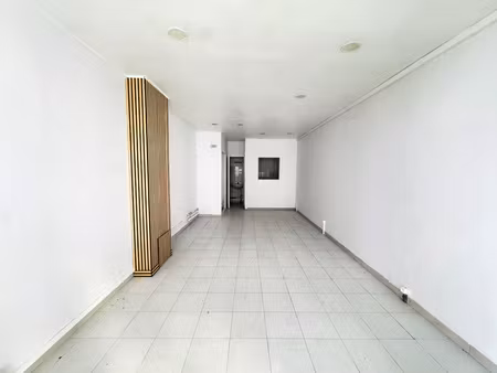 local commercial 1 pièce - 32 m²