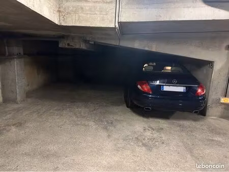 loue parking rue malakoff