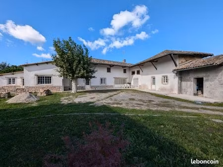 maison 7 pièces 220 m²