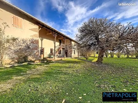 propriété 8 pièces 256 m²