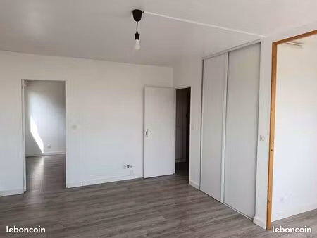 loue 2 pièces lumineux 44m2 grand-charmont