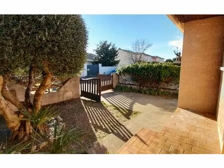 location maison  m² t-3 à florensac  1 150 €