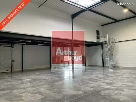 entrepot - logistique 2379 m² auxerre