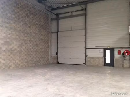 local d'activité 471 m²