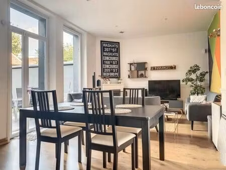 maison 240m² + dépendance 18m²