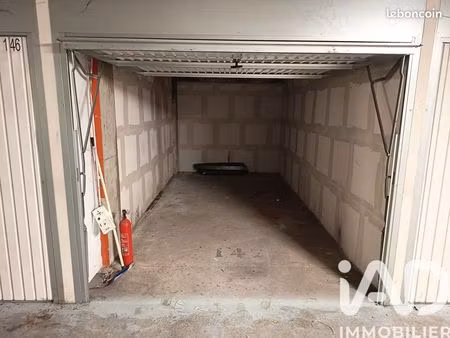parking/box 12 m² montreuil