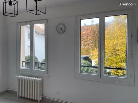 à vendre t 3 lumineux et calme 2 chambres