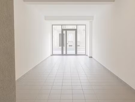 local de 70m2 + 50m2 de cave