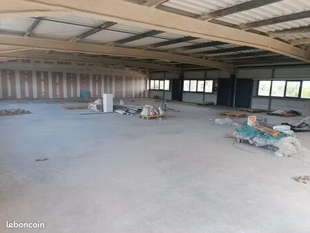 local 319 m² saint francois