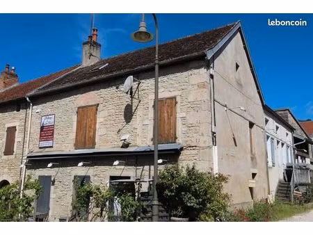 maison de village 11 pièces 271 m²