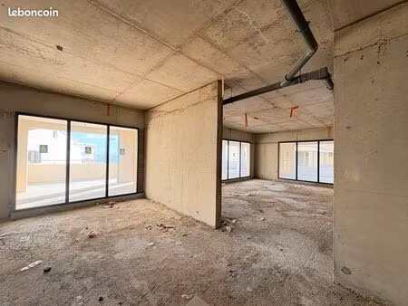 local commercial 43 m² bastia