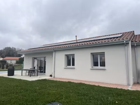 maison neuve avec piscine