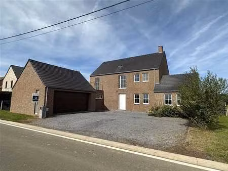 splendide villa au bord des champs !