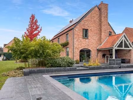 harmonie et élégance au fond d'un clos