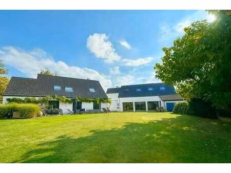 ittre-superbe villa/piscine intérieure/spa  +-600m² 6ch 3sdb