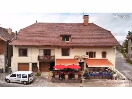 boutique 300 m² bonnevaux