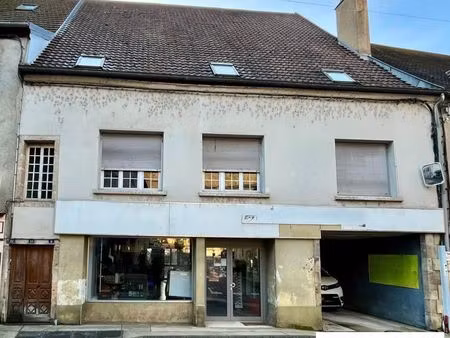 local 151 m² ornans